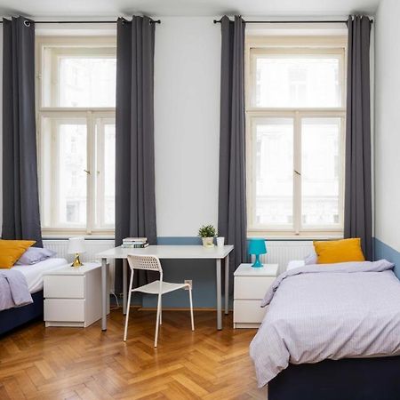 Letna Apartments Praha Bagian luar foto