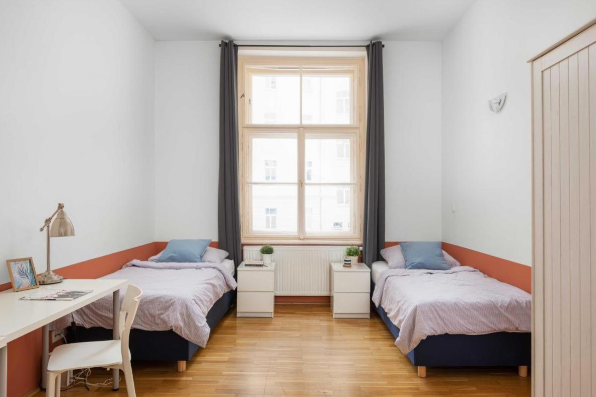 Letna Apartments Praha Bagian luar foto