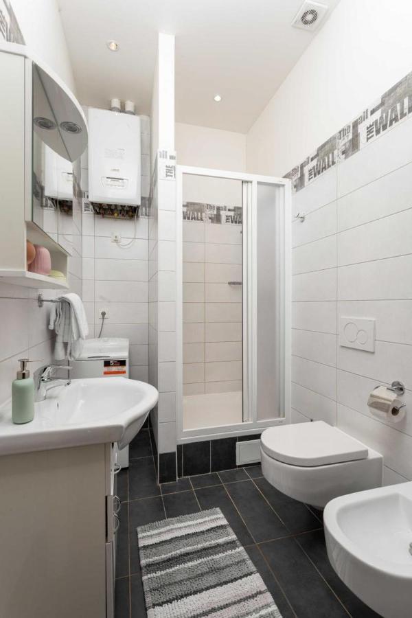 Letna Apartments Praha Bagian luar foto