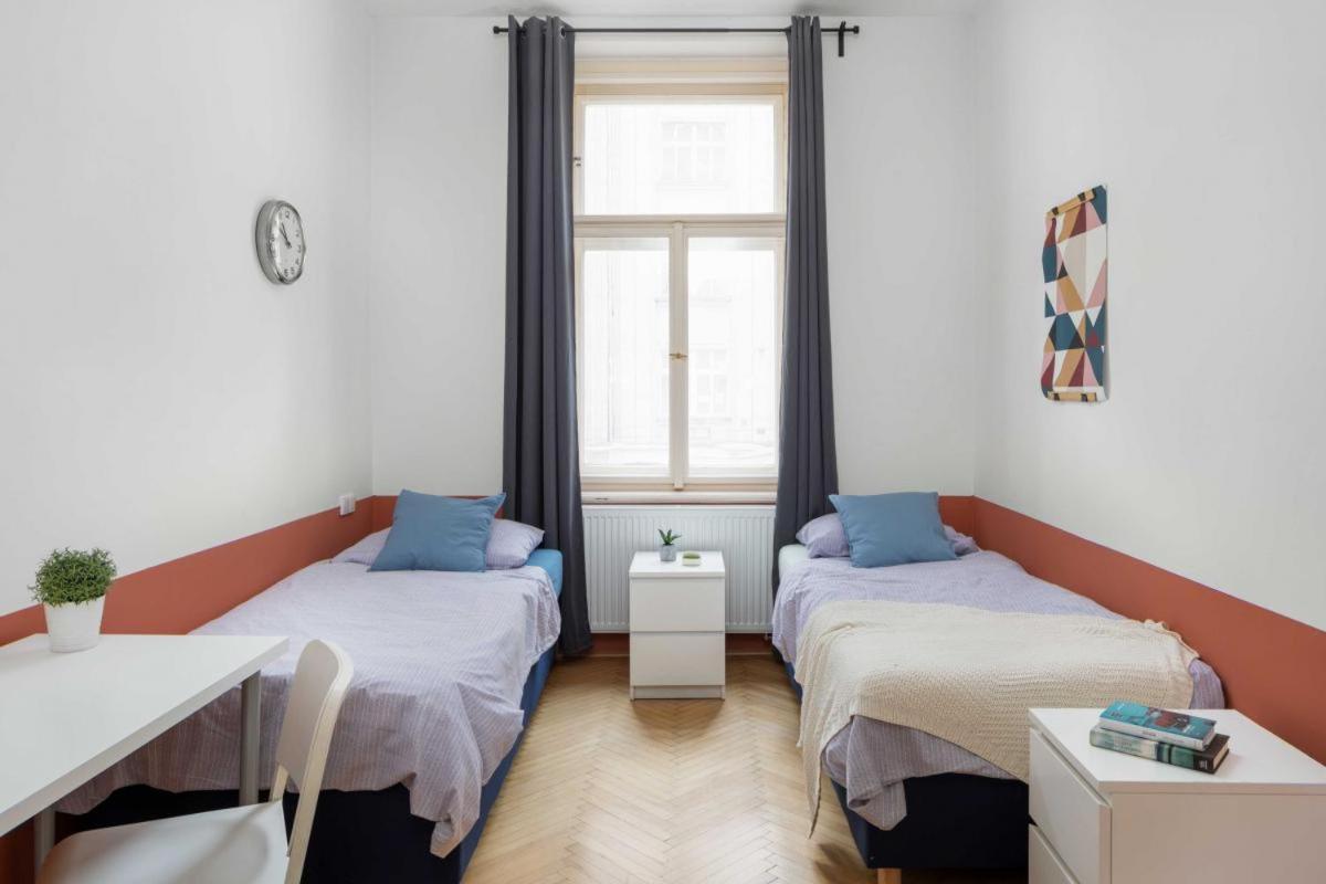 Letna Apartments Praha Bagian luar foto