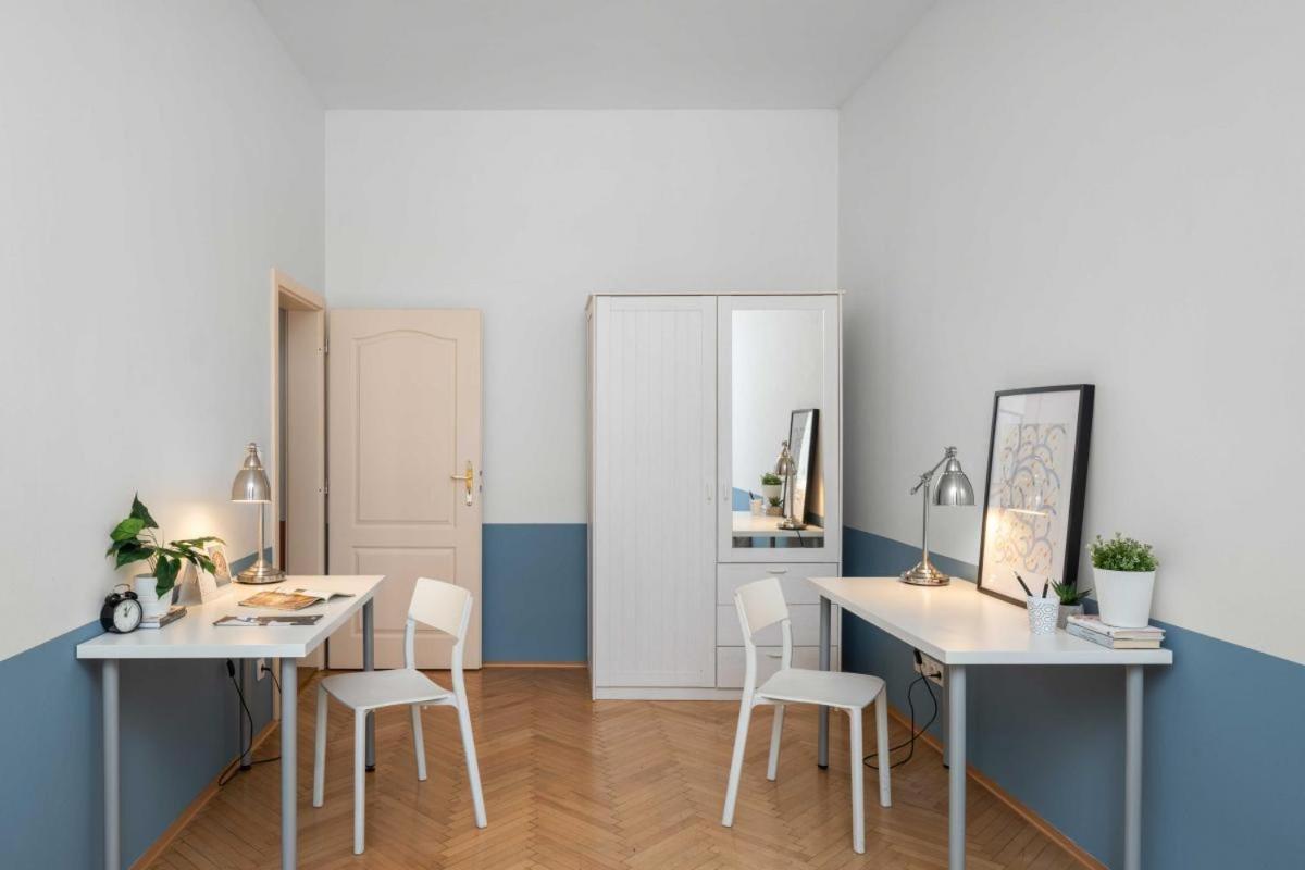 Letna Apartments Praha Bagian luar foto
