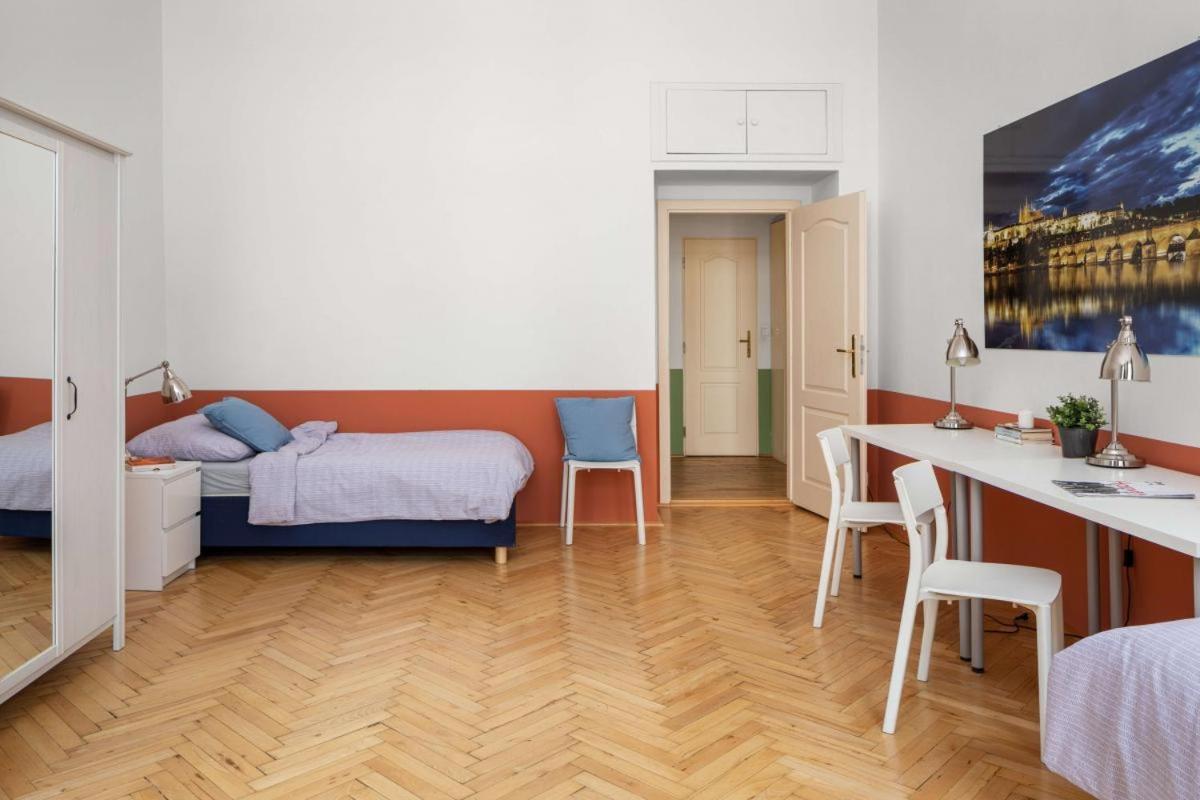 Letna Apartments Praha Bagian luar foto