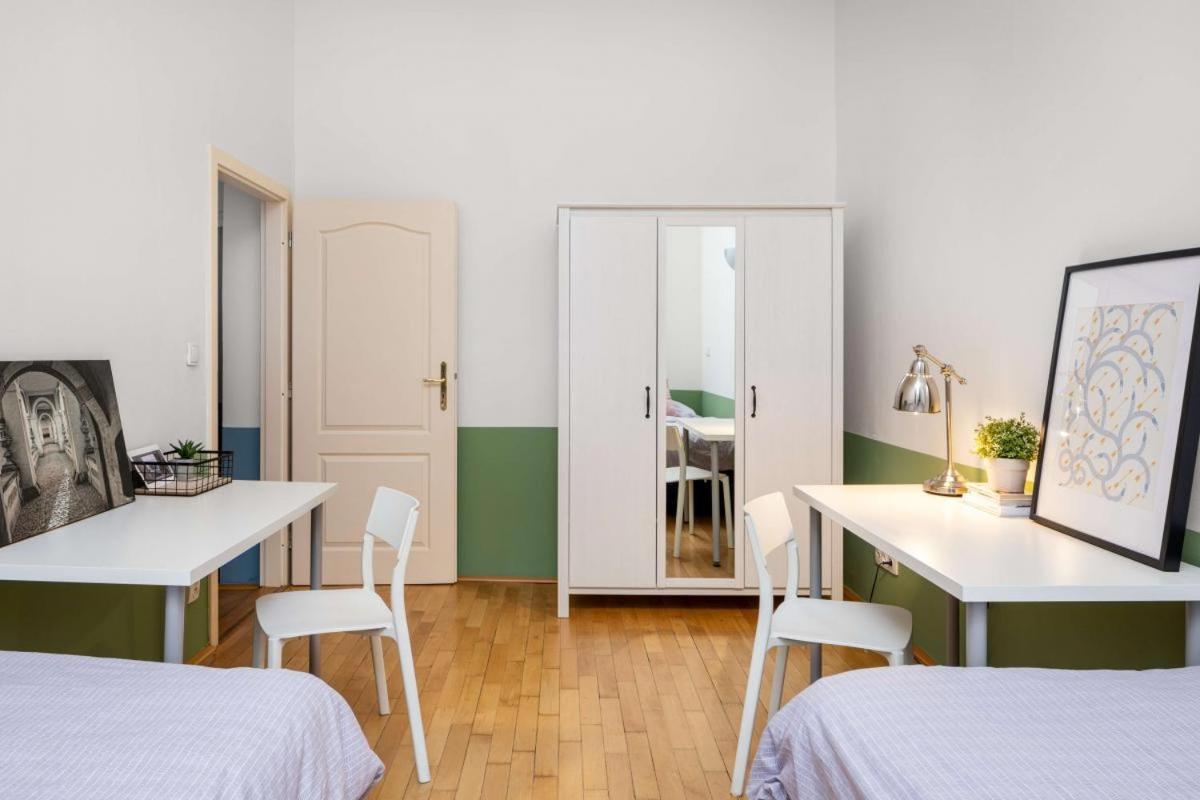 Letna Apartments Praha Bagian luar foto