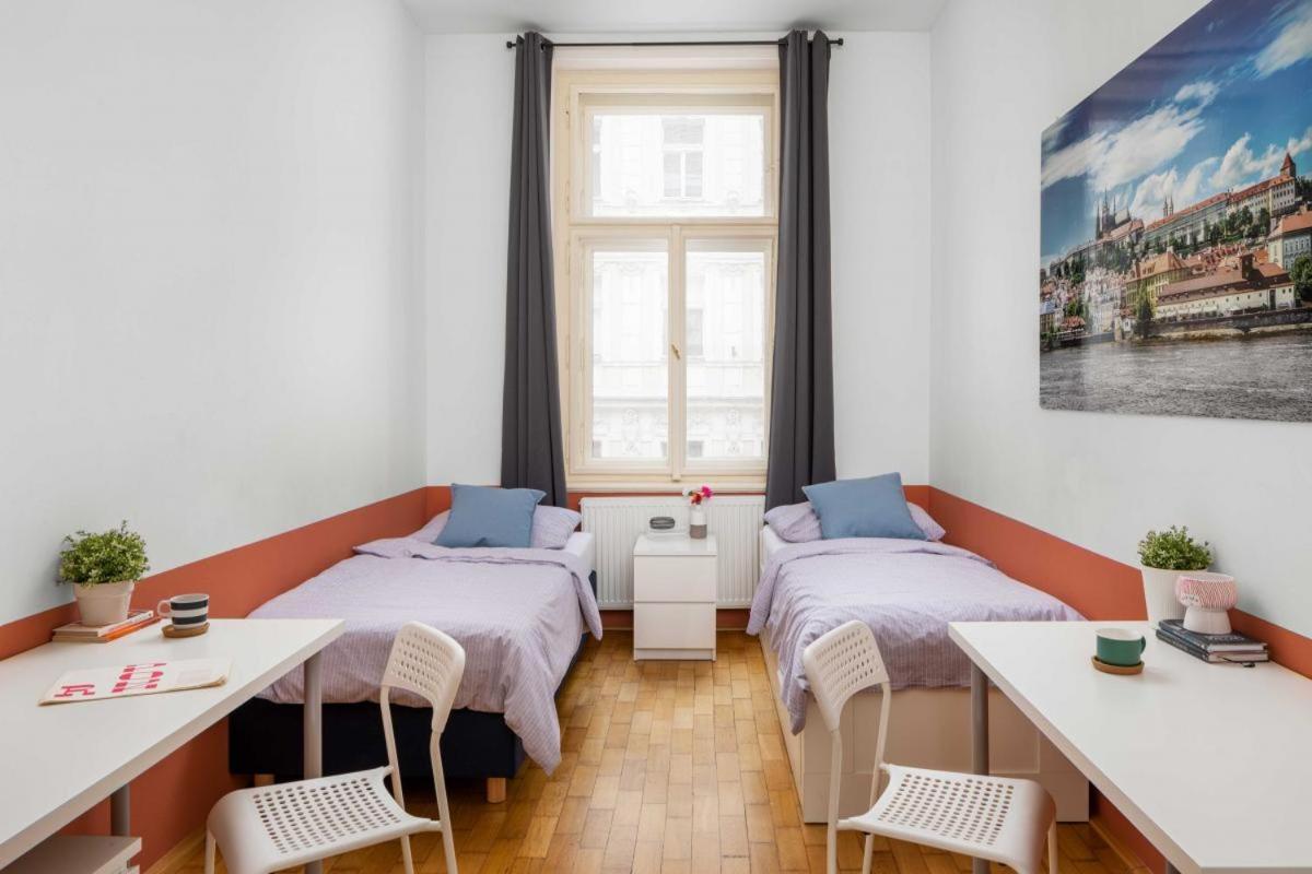 Letna Apartments Praha Bagian luar foto