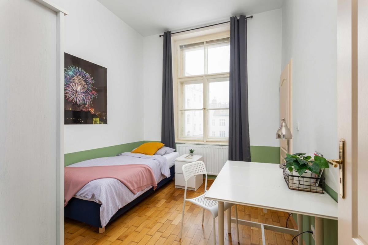 Letna Apartments Praha Bagian luar foto