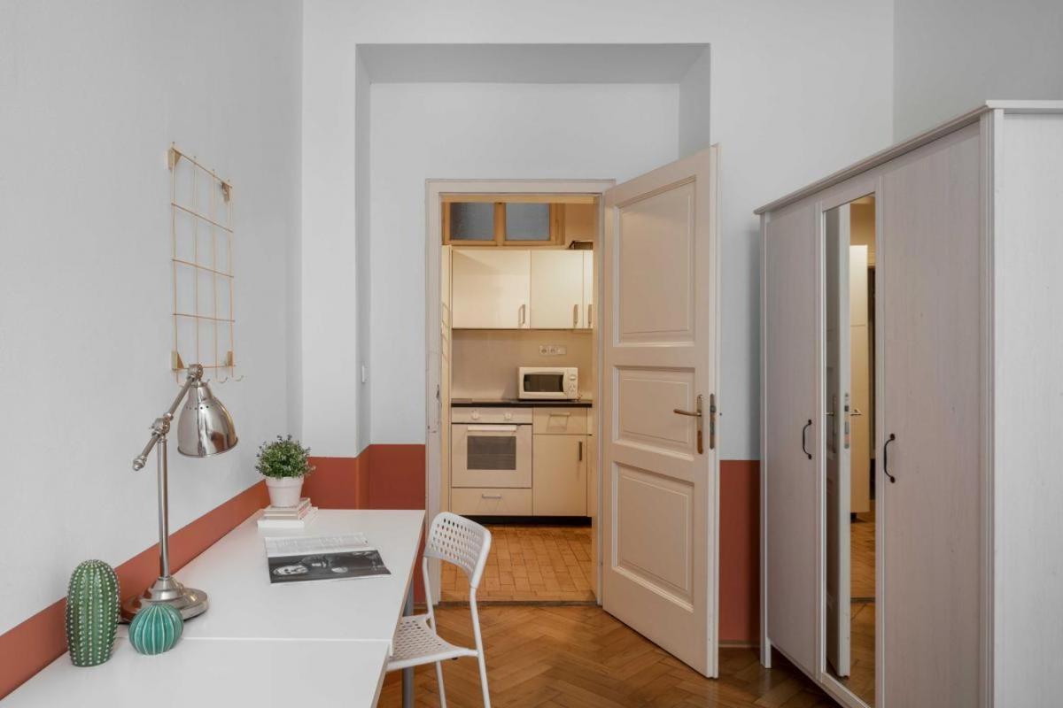 Letna Apartments Praha Bagian luar foto
