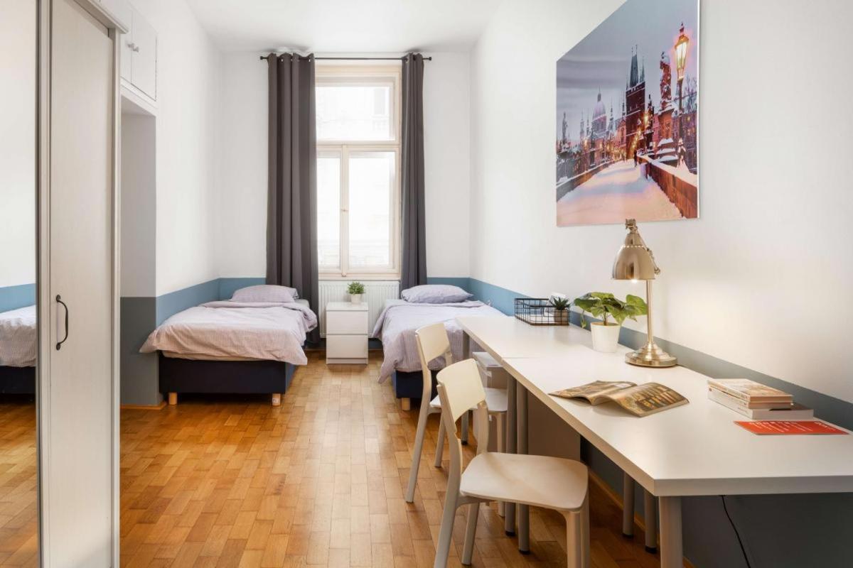 Letna Apartments Praha Bagian luar foto